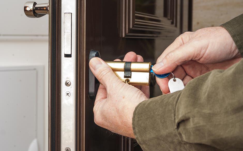 ouvrir une porte blindée avec une radio Livry-Gargan